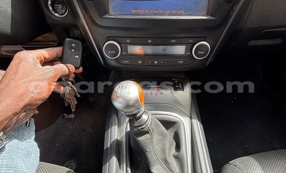 Buy Used Toyota Avensis Blanc Car in Dakar in Dakar Buy Used Toyota Avensis Blanc Car in Dakar in Dakar