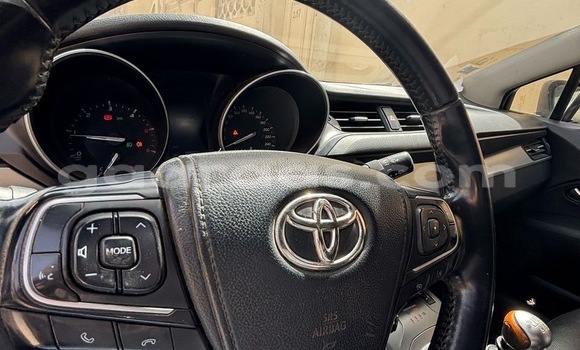 Buy Used Toyota Avensis Blanc Car in Dakar in Dakar Buy Used Toyota Avensis Blanc Car in Dakar in Dakar