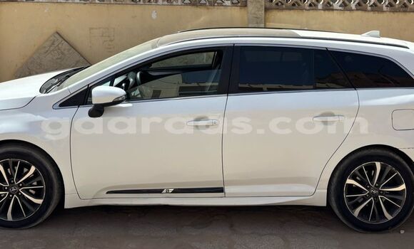 Buy Used Toyota Avensis Blanc Car in Dakar in Dakar Buy Used Toyota Avensis Blanc Car in Dakar in Dakar