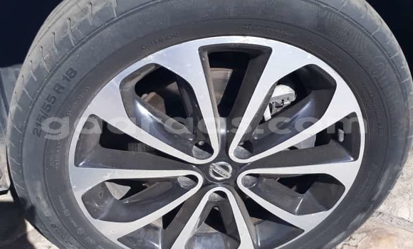 Buy Used Nissan Qashqai+2 White Car in Dakar in Dakar Buy Used Nissan Qashqai+2 White Car in Dakar in Dakar