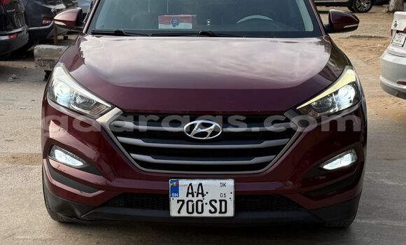 Buy Used Hyundai Tucson Red Car in Dakar in Dakar