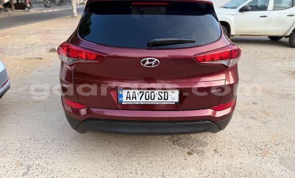 Dieundeu Occasion Hyundai Tucson Red Auto in Dakar in Dakar Dieundeu Occasion Hyundai Tucson Red Auto in Dakar in Dakar