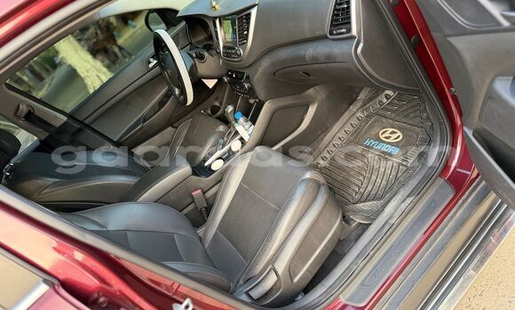 Dieundeu Occasion Hyundai Tucson Red Auto in Dakar in Dakar Dieundeu Occasion Hyundai Tucson Red Auto in Dakar in Dakar