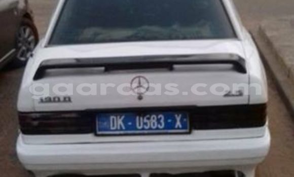 Acheter Occasion Voiture Mercedes‒Benz 190 Blanc à Gueule Tapee Fass Colobane au Dakar Acheter Occasion Voiture Mercedes‒Benz 190 Blanc à Gueule Tapee Fass Colobane au Dakar