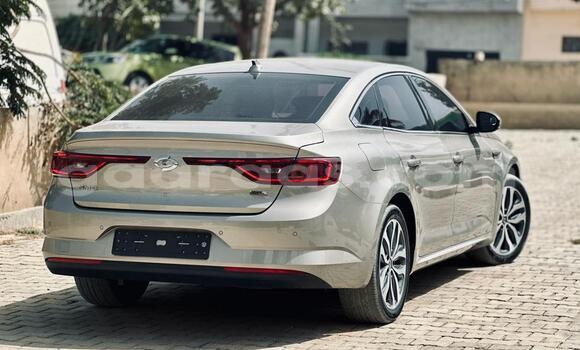 Buy Import Renault Samsung QM6 Silver Car in Dakar in Dakar Buy Import Renault Samsung QM6 Silver Car in Dakar in Dakar