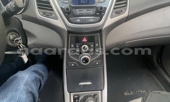 Acheter Occasion Voiture Hyundai Elantra Blanc à Dakar, Dakar Acheter Occasion Voiture Hyundai Elantra Blanc à Dakar, Dakar