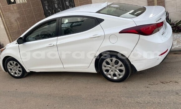 Acheter Occasion Voiture Hyundai Elantra Blanc à Dakar, Dakar Acheter Occasion Voiture Hyundai Elantra Blanc à Dakar, Dakar
