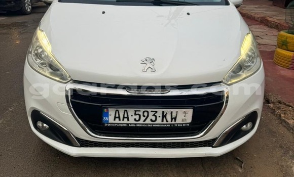 Dieundeu Occasion Peugeot 208 White Auto in Dakar in Dakar