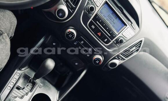 Acheter Occasion Voiture Hyundai Tucson Noir à Rufisque, Dakar Acheter Occasion Voiture Hyundai Tucson Noir à Rufisque, Dakar