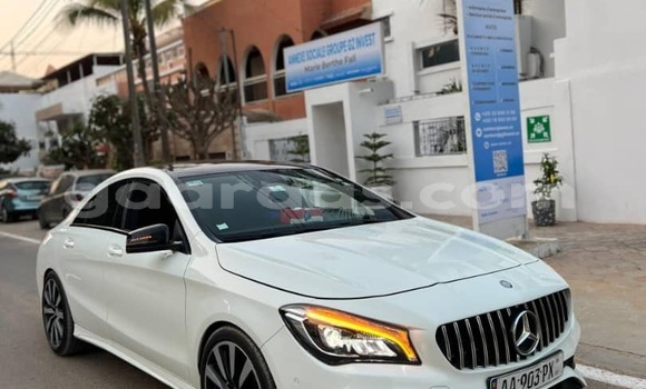 Acheter Occasion Voiture Mercedes‒Benz CLA-klasse Blanc à Dakar, Dakar Acheter Occasion Voiture Mercedes‒Benz CLA-klasse Blanc à Dakar, Dakar