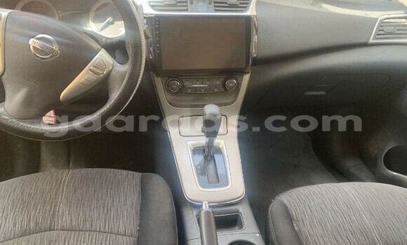 Acheter Occasion Voiture Nissan Sentra Gris à Dakar, Dakar Acheter Occasion Voiture Nissan Sentra Gris à Dakar, Dakar