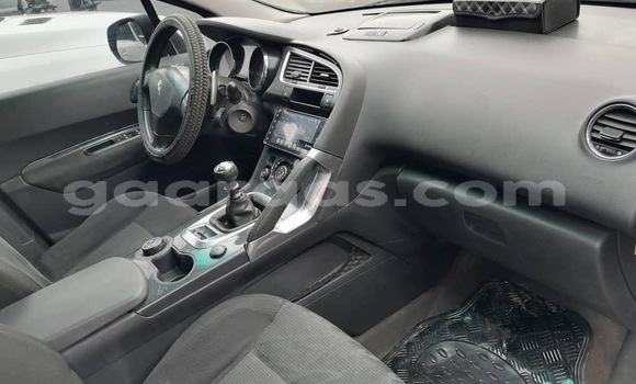 Buy Used Toyota Avensis Silver Car in Dakar in Dakar Buy Used Toyota Avensis Silver Car in Dakar in Dakar