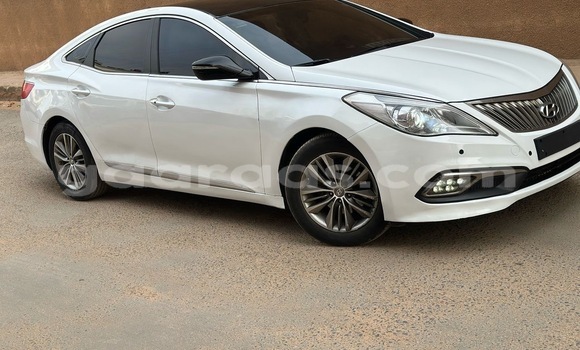 Acheter Occasion Voiture Hyundai Grandeur Blanc à Dakar, Dakar Acheter Occasion Voiture Hyundai Grandeur Blanc à Dakar, Dakar