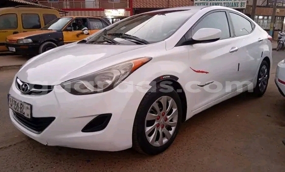 Buy Used Hyundai Elantra Blanc Car in Dakar in Dakar Buy Used Hyundai Elantra Blanc Car in Dakar in Dakar