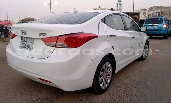 Buy Used Hyundai Elantra Blanc Car in Dakar in Dakar Buy Used Hyundai Elantra Blanc Car in Dakar in Dakar
