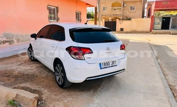 Dieundeu Occasion Citroen C4 Blanc Auto in Dakar in Dakar Dieundeu Occasion Citroen C4 Blanc Auto in Dakar in Dakar