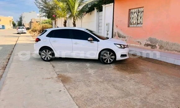 Dieundeu Occasion Citroen C4 Blanc Auto in Dakar in Dakar Dieundeu Occasion Citroen C4 Blanc Auto in Dakar in Dakar