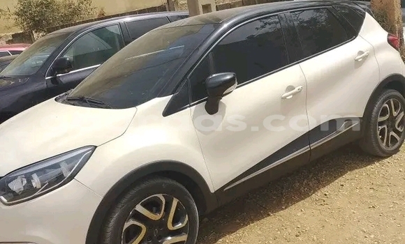 Dieundeu Occasion Renault ZOE White Auto in Dakar in Dakar Dieundeu Occasion Renault ZOE White Auto in Dakar in Dakar