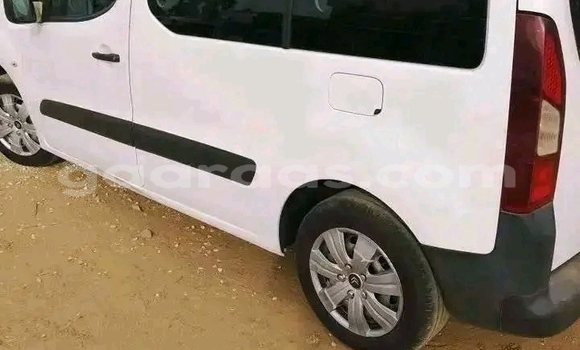 Buy Used Citroen Berlingo White Car in Dakar in Dakar Buy Used Citroen Berlingo White Car in Dakar in Dakar