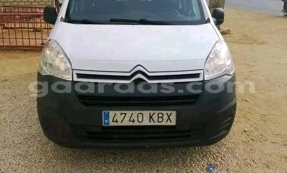 Buy Used Citroen Berlingo White Car in Dakar in Dakar Buy Used Citroen Berlingo White Car in Dakar in Dakar