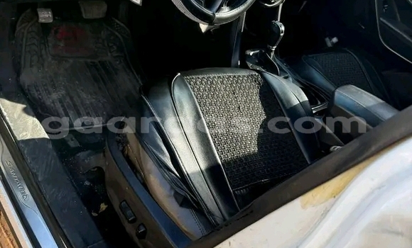 Dieundeu Occasion Hyundai Santa Fe Blanc Auto in Dakar in Dakar Dieundeu Occasion Hyundai Santa Fe Blanc Auto in Dakar in Dakar