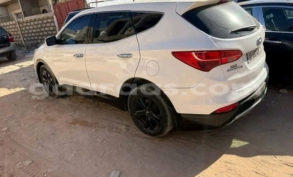 Dieundeu Occasion Hyundai Santa Fe Blanc Auto in Dakar in Dakar Dieundeu Occasion Hyundai Santa Fe Blanc Auto in Dakar in Dakar