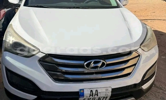 Dieundeu Occasion Hyundai Santa Fe Blanc Auto in Dakar in Dakar Dieundeu Occasion Hyundai Santa Fe Blanc Auto in Dakar in Dakar