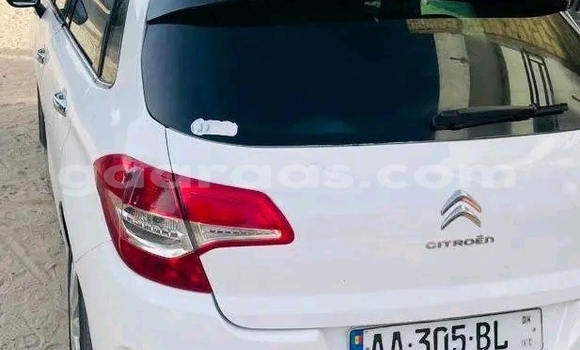 Dieundeu Occasion Citroen C4 Blanc Auto in Dakar in Dakar Dieundeu Occasion Citroen C4 Blanc Auto in Dakar in Dakar