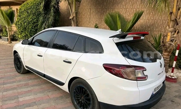 Dieundeu Occasion Renault Megane White Auto in Dakar in Dakar Dieundeu Occasion Renault Megane White Auto in Dakar in Dakar
