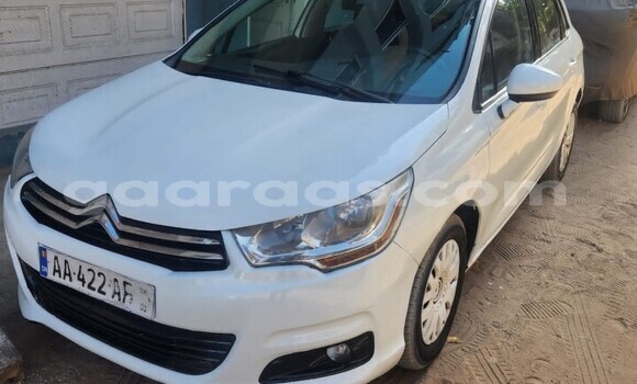 Buy Used Citroen C4 White Car in Dakar in Dakar Buy Used Citroen C4 White Car in Dakar in Dakar
