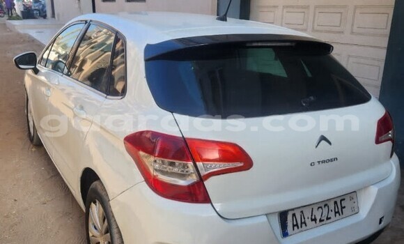 Buy Used Citroen C4 White Car in Dakar in Dakar Buy Used Citroen C4 White Car in Dakar in Dakar