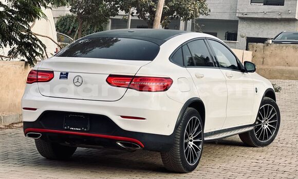 Acheter Occasion Voiture Mercedes‒Benz GLC Blanc à Dakar, Dakar Acheter Occasion Voiture Mercedes‒Benz GLC Blanc à Dakar, Dakar