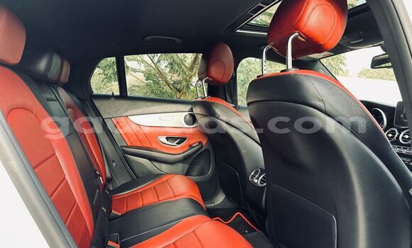 Acheter Occasion Voiture Mercedes‒Benz GLC Blanc à Dakar, Dakar Acheter Occasion Voiture Mercedes‒Benz GLC Blanc à Dakar, Dakar