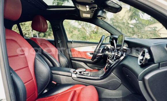 Acheter Occasion Voiture Mercedes‒Benz GLC Blanc à Dakar, Dakar Acheter Occasion Voiture Mercedes‒Benz GLC Blanc à Dakar, Dakar