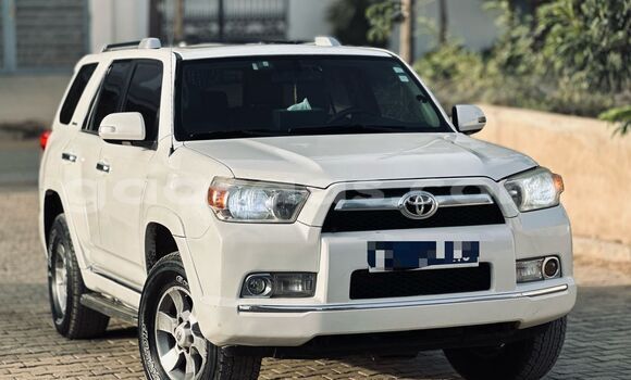 Buy Used Toyota 4Runner White Car in Dakar in Dakar Buy Used Toyota 4Runner White Car in Dakar in Dakar