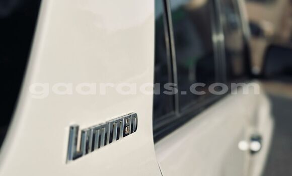 Buy Used Toyota 4Runner White Car in Dakar in Dakar Buy Used Toyota 4Runner White Car in Dakar in Dakar