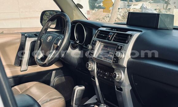 Buy Used Toyota 4Runner White Car in Dakar in Dakar Buy Used Toyota 4Runner White Car in Dakar in Dakar