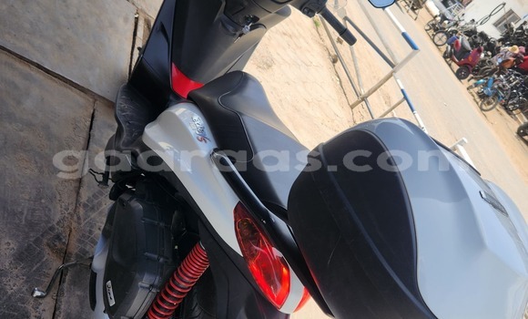 Acheter Occasion Moto Piaggio BV Blanc à Dakar, Dakar Acheter Occasion Moto Piaggio BV Blanc à Dakar, Dakar