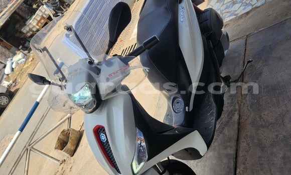 Acheter Occasion Moto Piaggio BV Blanc à Dakar, Dakar Acheter Occasion Moto Piaggio BV Blanc à Dakar, Dakar