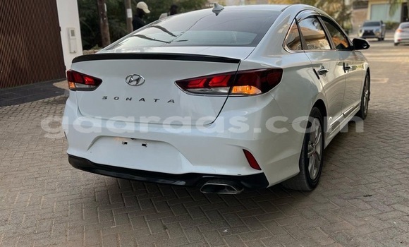 Dieundeu Occasion Hyundai Sonata White Auto in Dakar in Dakar Dieundeu Occasion Hyundai Sonata White Auto in Dakar in Dakar