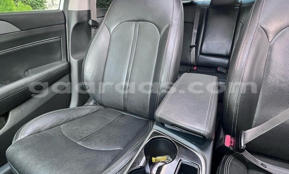 Dieundeu Occasion Hyundai Sonata White Auto in Dakar in Dakar Dieundeu Occasion Hyundai Sonata White Auto in Dakar in Dakar