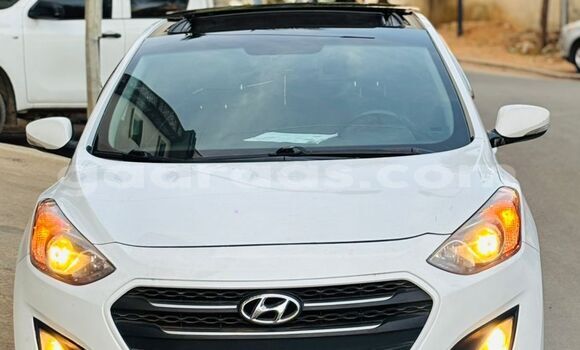Acheter Occasion Voiture Hyundai Elantra Blanc à Tambacounda, Tambacounda