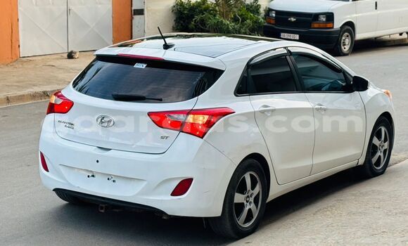 Dieundeu Occasion Hyundai Elantra White Auto in Tambacounda in Tambacounda Dieundeu Occasion Hyundai Elantra White Auto in Tambacounda in Tambacounda
