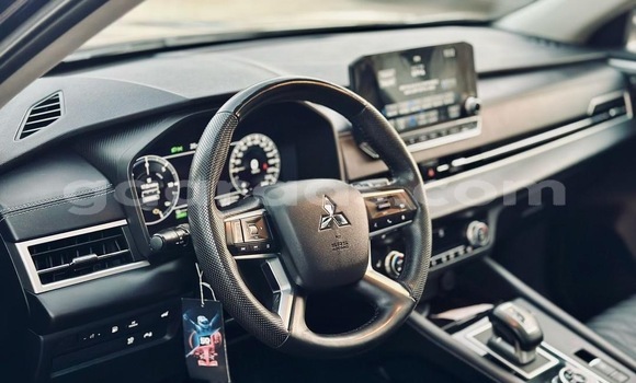 Dieundeu Occasion Mitsubishi Outlander Blue Auto in Dakar in Dakar Dieundeu Occasion Mitsubishi Outlander Blue Auto in Dakar in Dakar