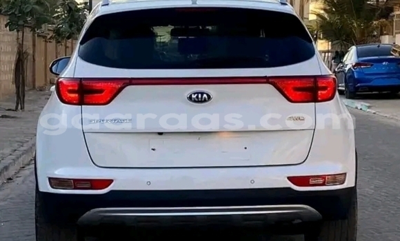 Dieundeu Occasion Kia Sportage White Auto in Dakar in Dakar Dieundeu Occasion Kia Sportage White Auto in Dakar in Dakar