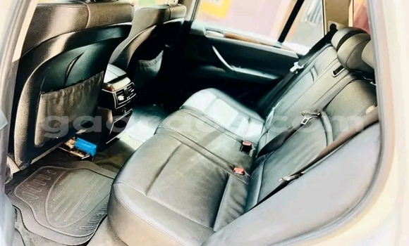 Dieundeu Occasion BMW X5 White Auto in Dakar in Dakar Dieundeu Occasion BMW X5 White Auto in Dakar in Dakar