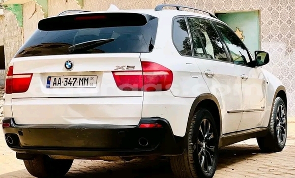 Dieundeu Occasion BMW X5 White Auto in Dakar in Dakar Dieundeu Occasion BMW X5 White Auto in Dakar in Dakar
