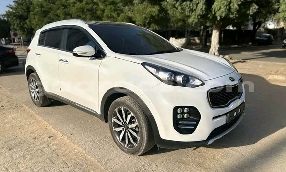 Dieundeu Occasion Kia Sportage White Auto in Dakar in Dakar Dieundeu Occasion Kia Sportage White Auto in Dakar in Dakar