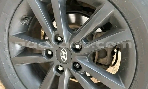 Dieundeu Occasion Hyundai Sonata White Auto in Dakar in Dakar Dieundeu Occasion Hyundai Sonata White Auto in Dakar in Dakar