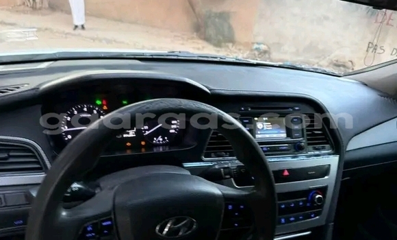 Dieundeu Occasion Hyundai Sonata White Auto in Dakar in Dakar Dieundeu Occasion Hyundai Sonata White Auto in Dakar in Dakar